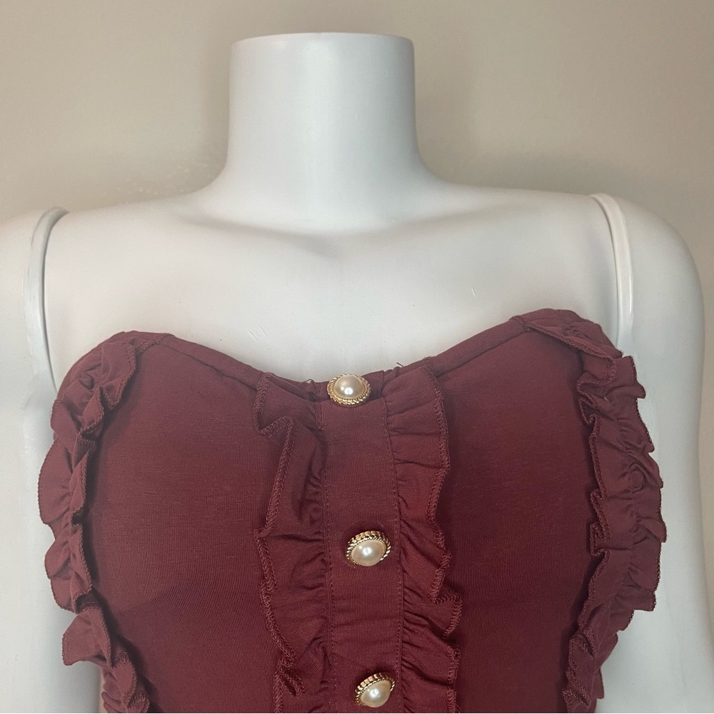 Burgundy faux pearl buttons with ruffle details crop top - Picture 2 of 9